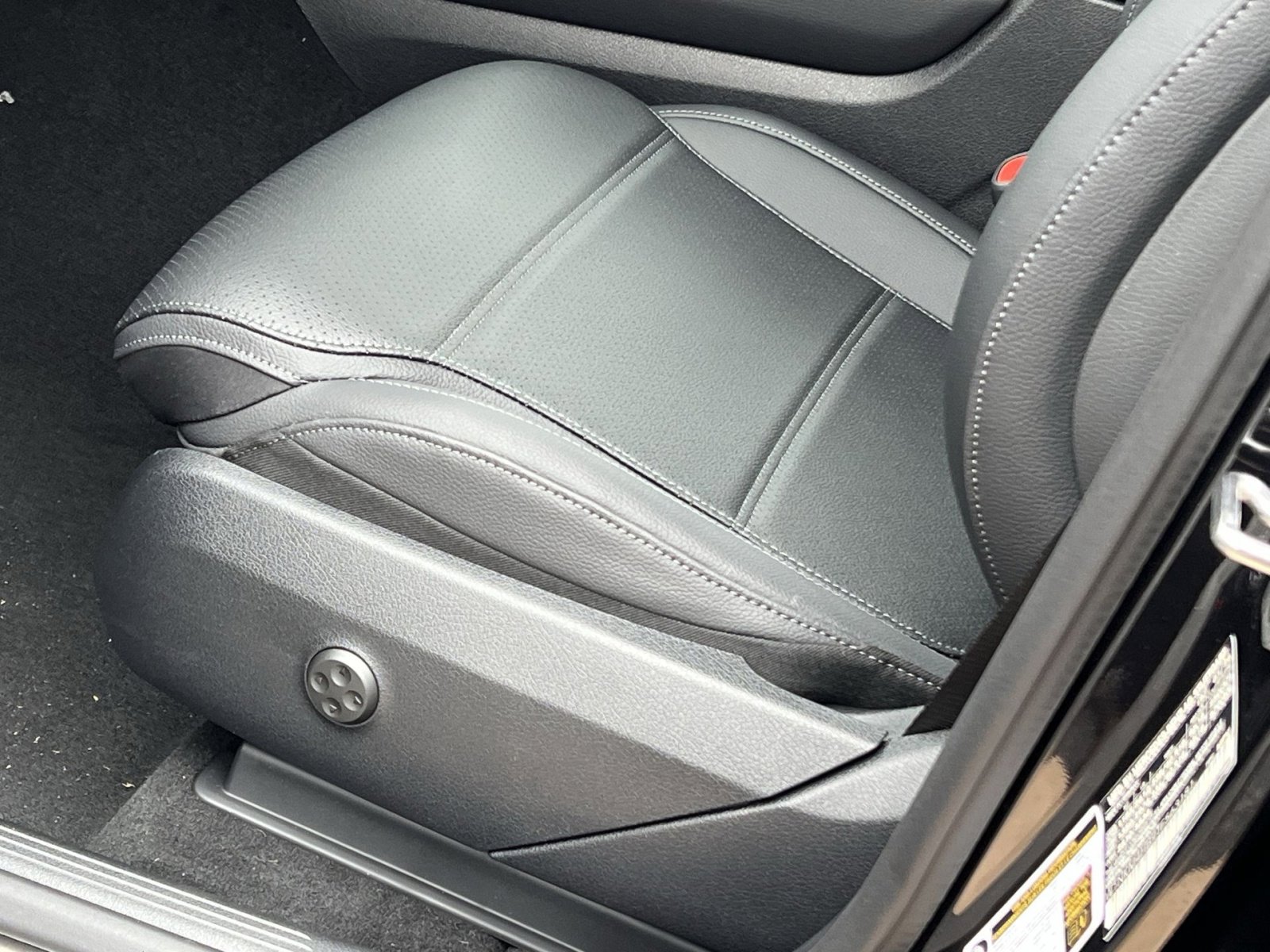 New 2026 Mercedes-Benz GLC 300 GLC 300 image 12