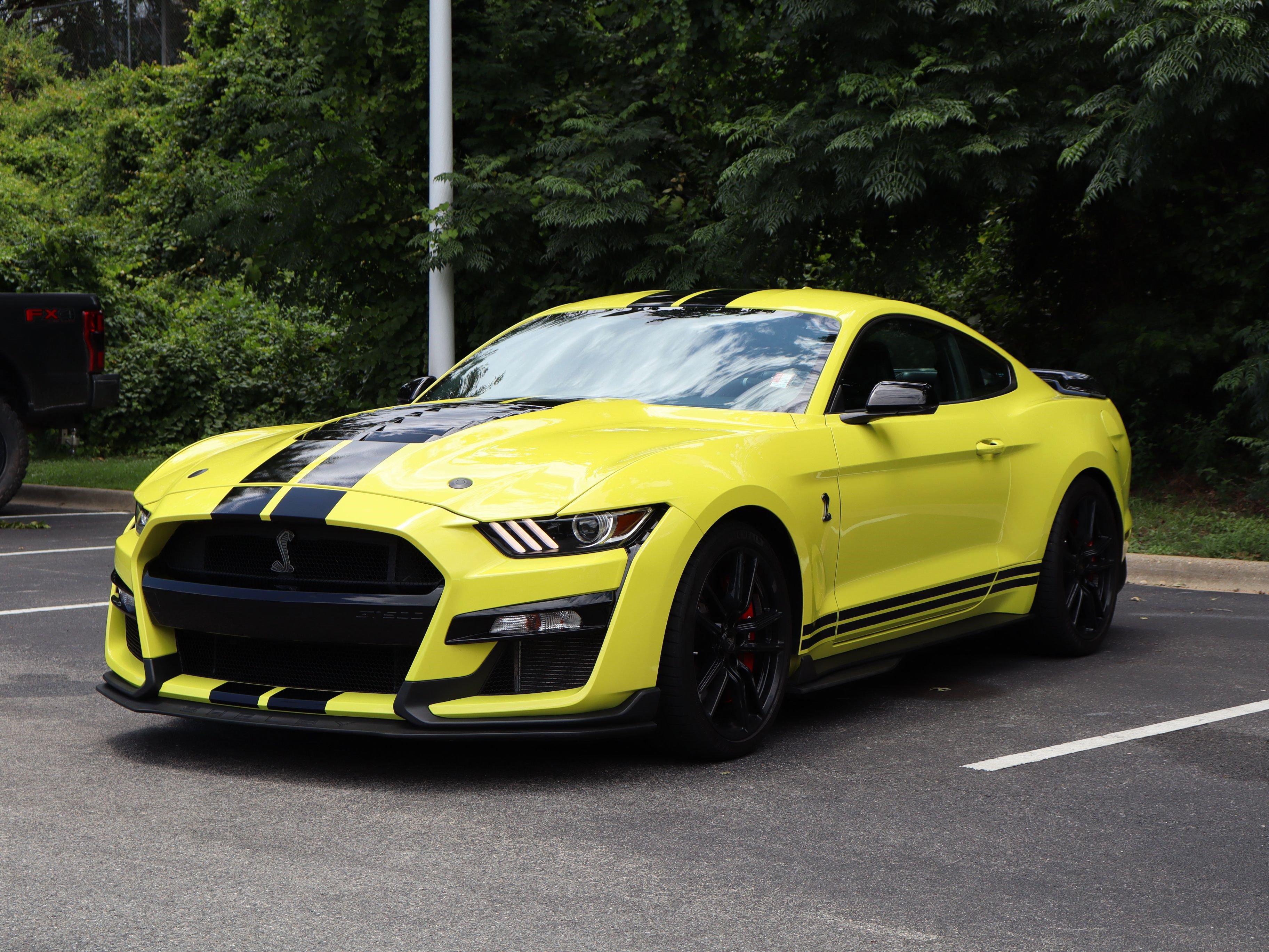 Used 2021 Ford Mustang Shelby GT500 w/ Technology Package RWD video 2