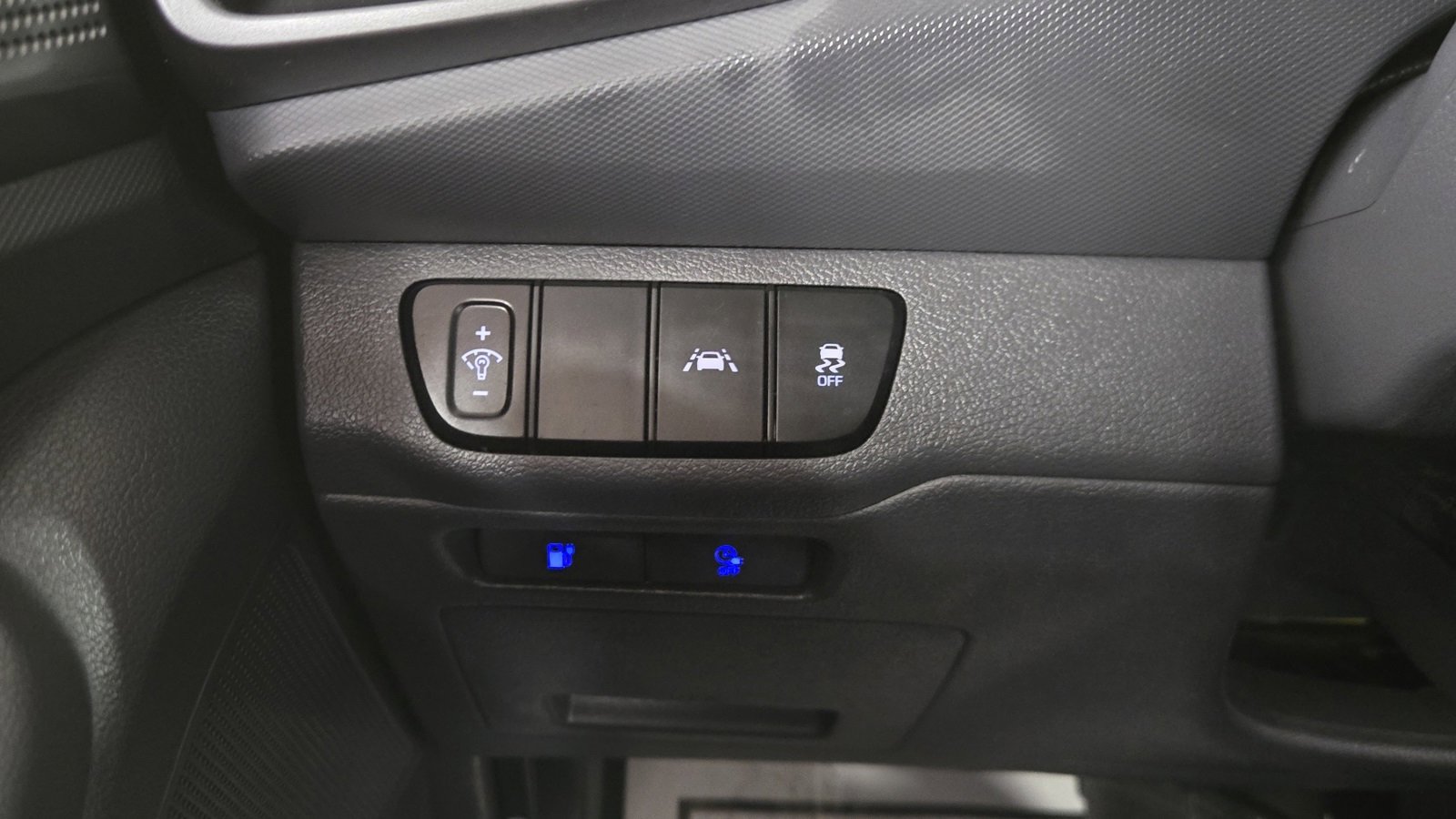 Used 2021 Hyundai Ioniq SE image 20