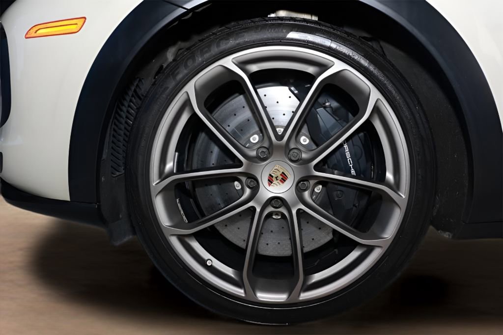 Used 2023 Porsche Cayenne Turbo GT image 40