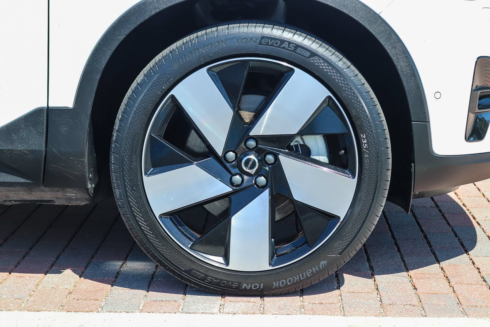 Used 2023 Volvo C40 P8 Recharge Plus w/ Climate Package AWD/4WD image 11