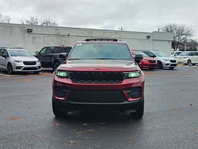 New 2025 Jeep Grand Cherokee Altitude w/ Trailer Tow Package image 35