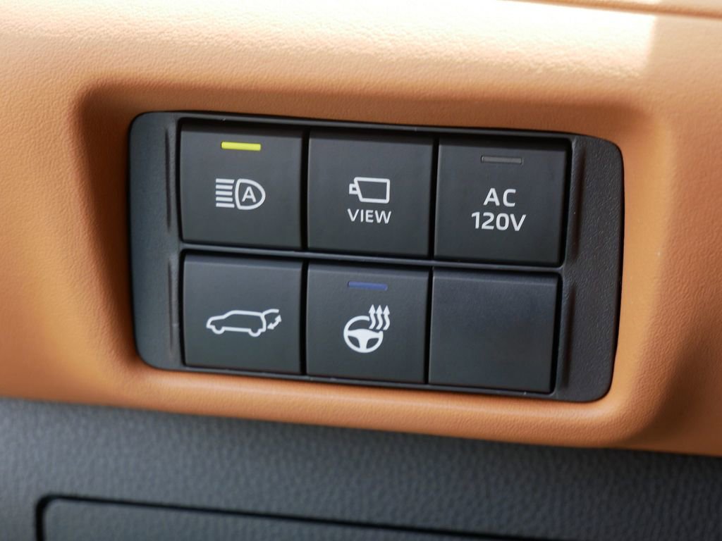 Used 2023 Toyota Highlander Platinum AWD/4WD image 31