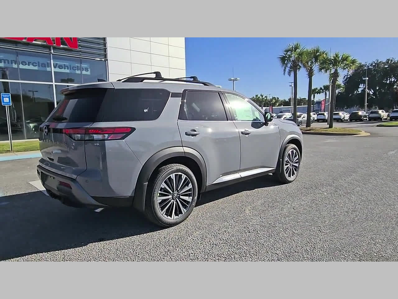 New 2026 Nissan Pathfinder Platinum FWD image 33