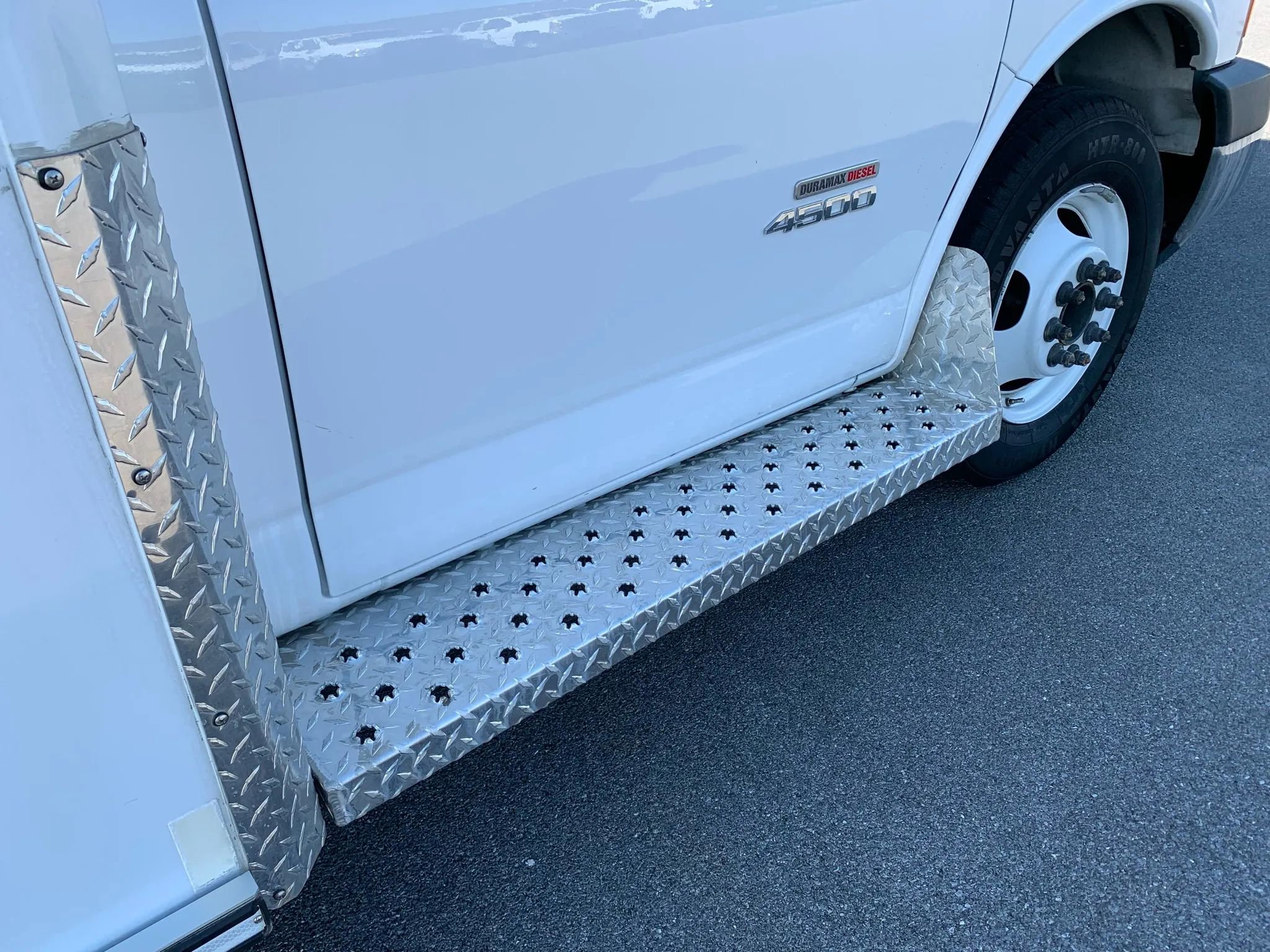 Used 2014 Chevrolet Express 4500 w/ Ambulance Package image 24