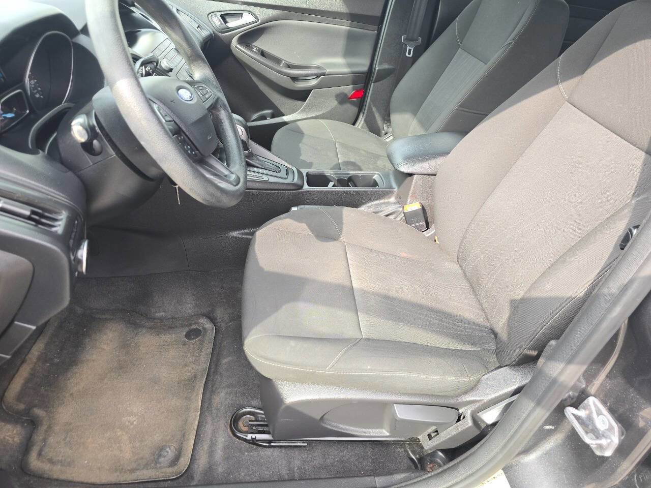 Used 2018 Ford Focus SE image 11