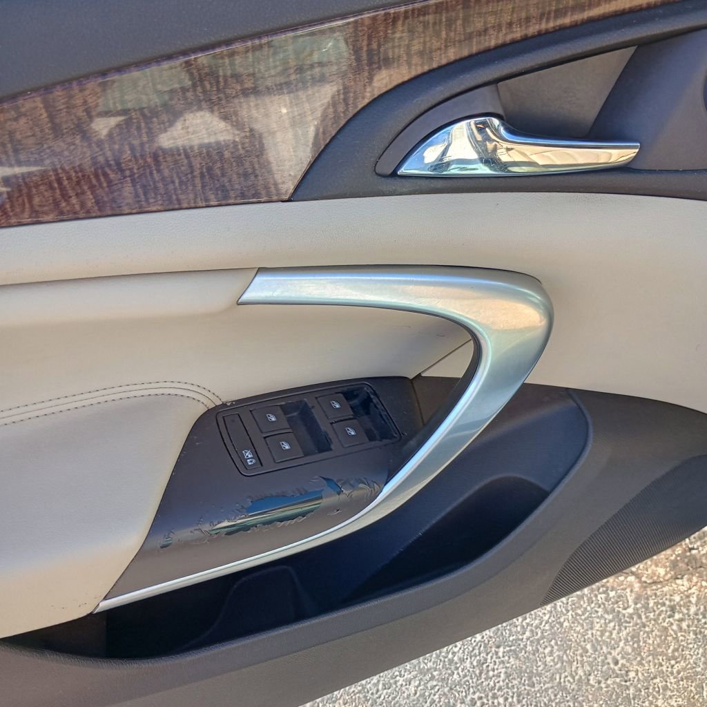Used 2013 Buick Regal Premium FWD image 12
