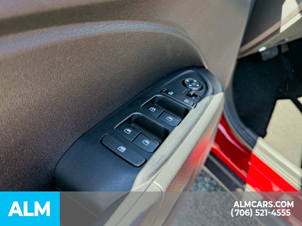 Used 2025 Hyundai Venue SEL FWD image 10