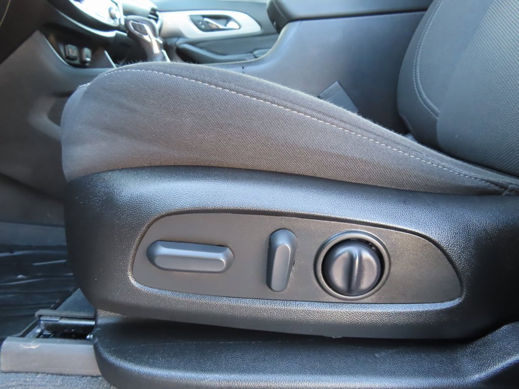 Certified 2022 Chevrolet Traverse LT w/ LPO, Floor Liner Package image 6