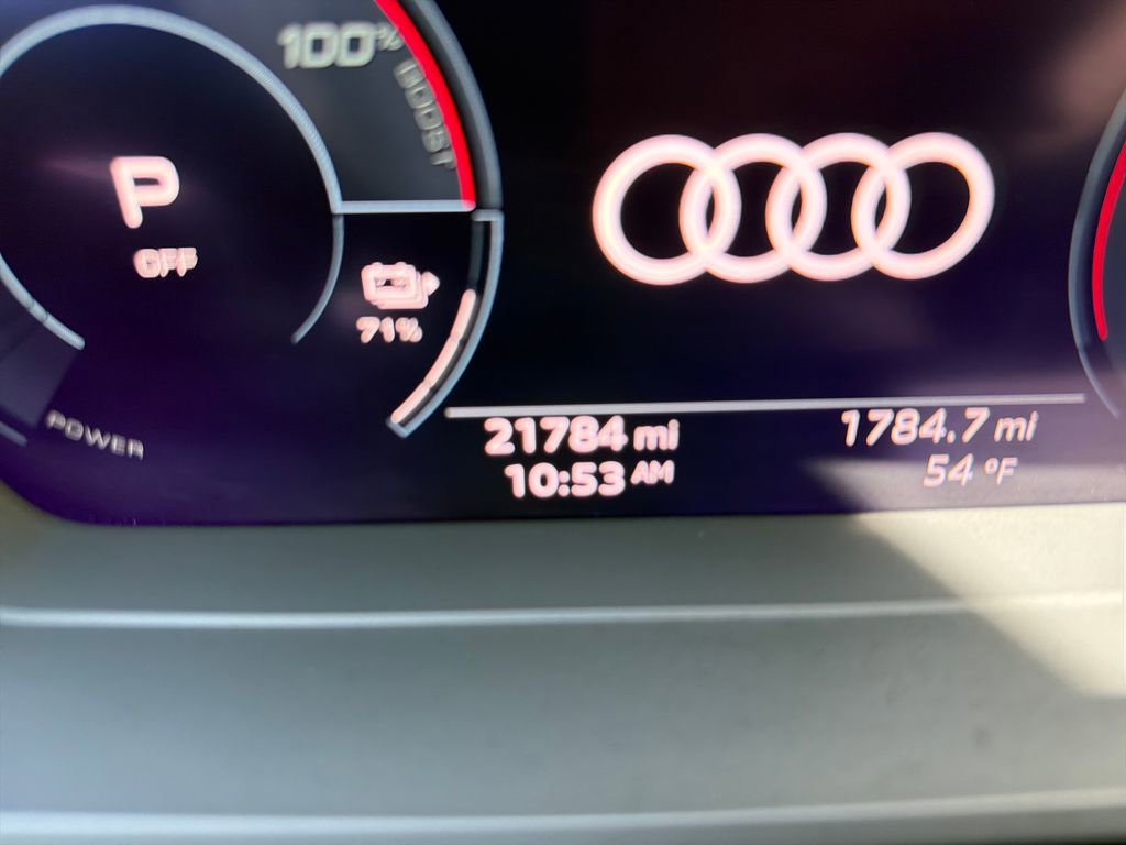 Used 2024 Audi Q4 e-tron Premium Plus w/ Premium Plus image 17