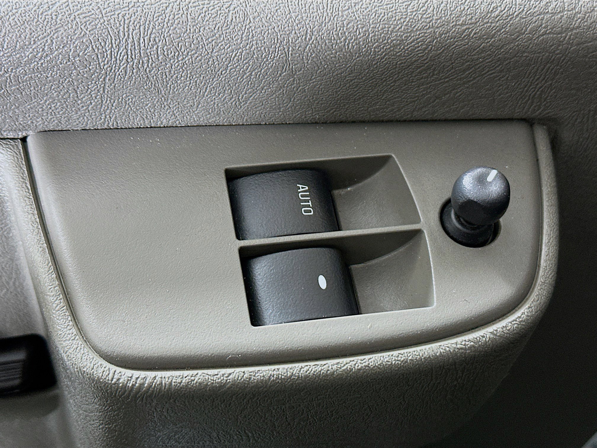 Used 2024 GMC Savana 2500 w/ Driver Convenience Package image 14