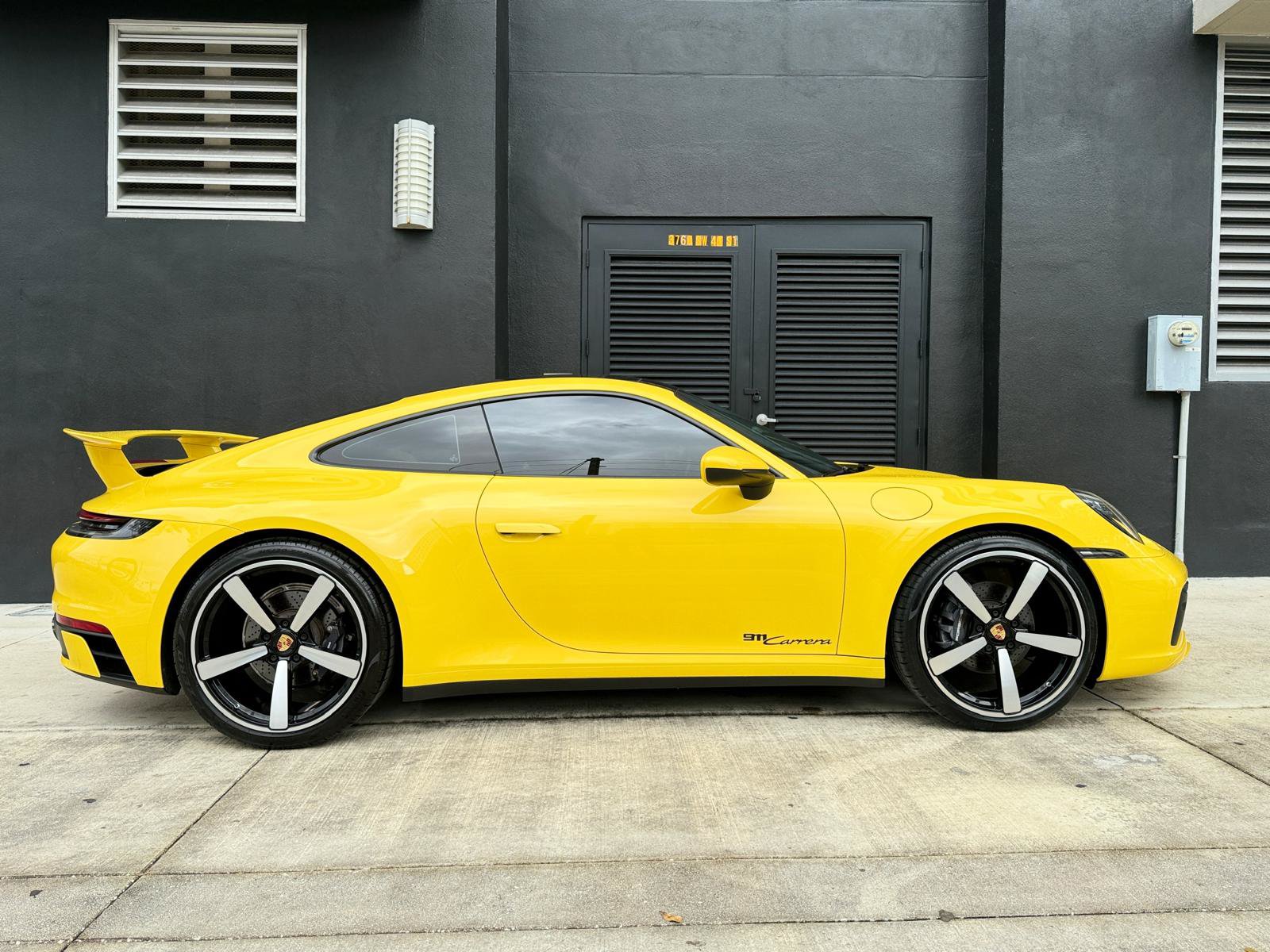 Used 2021 Porsche 911 Carrera RWD image 8