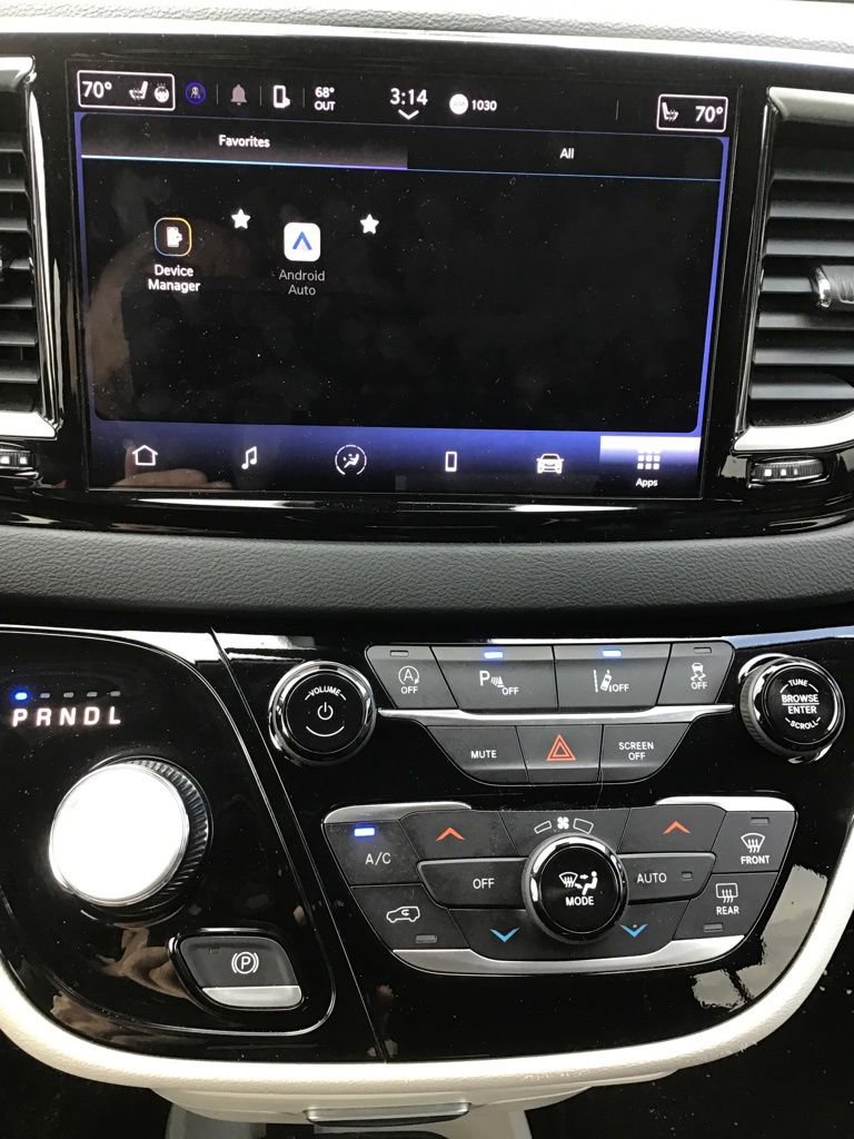 Used 2023 Chrysler Pacifica Touring-L image 13