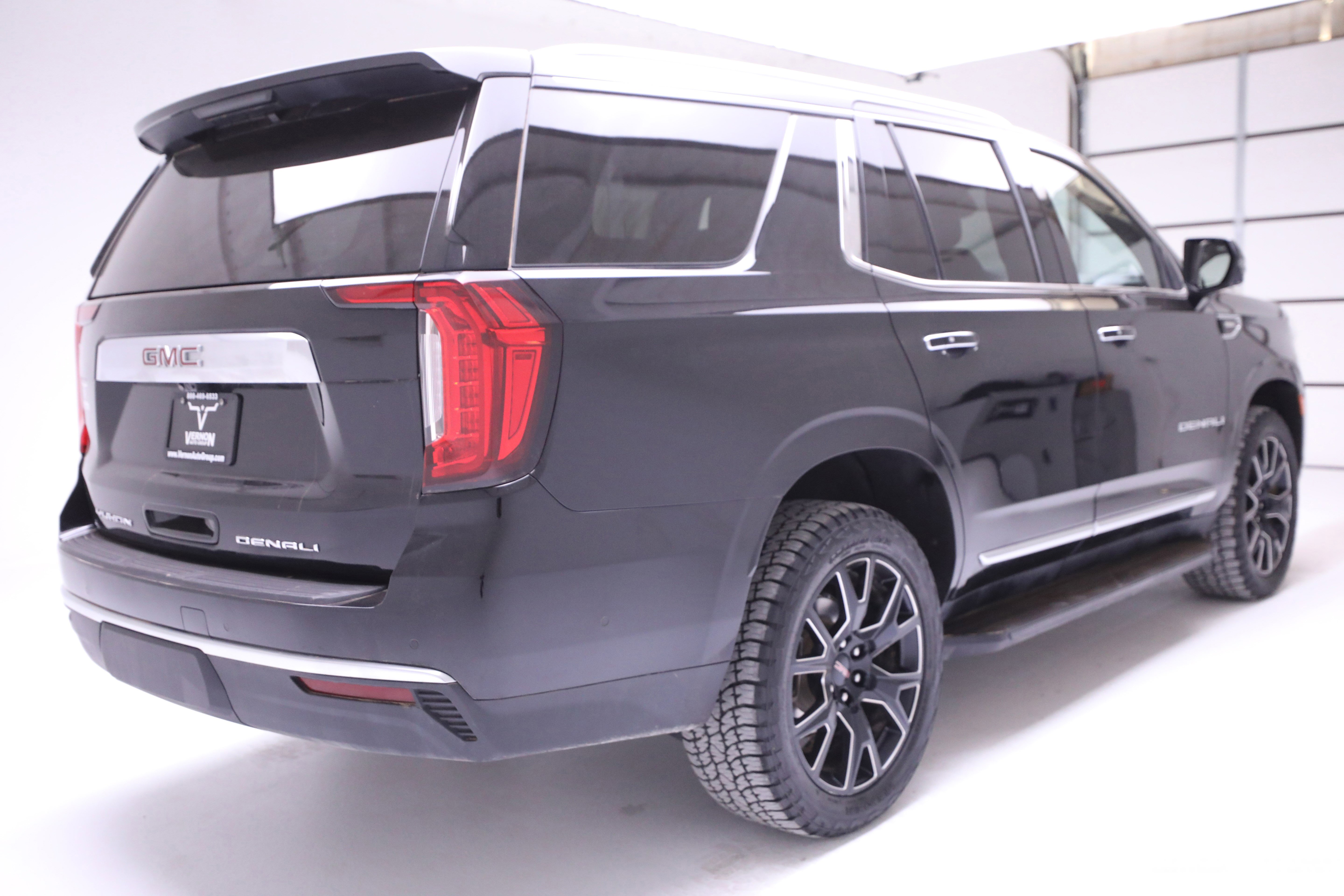 Used 2024 GMC Yukon Denali w/ Advanced Technology Package image 5