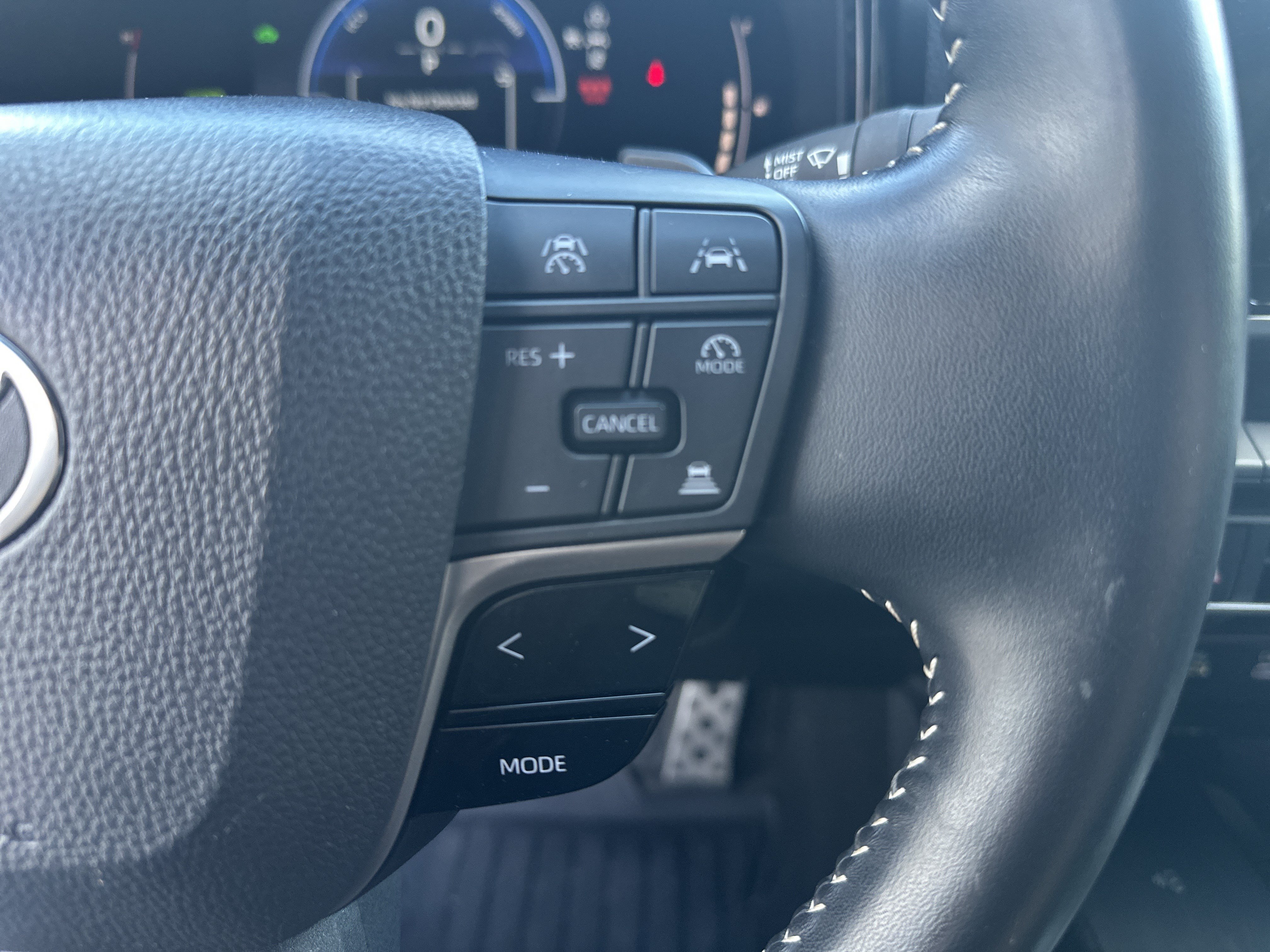 Used 2025 Toyota Camry SE FWD image 19