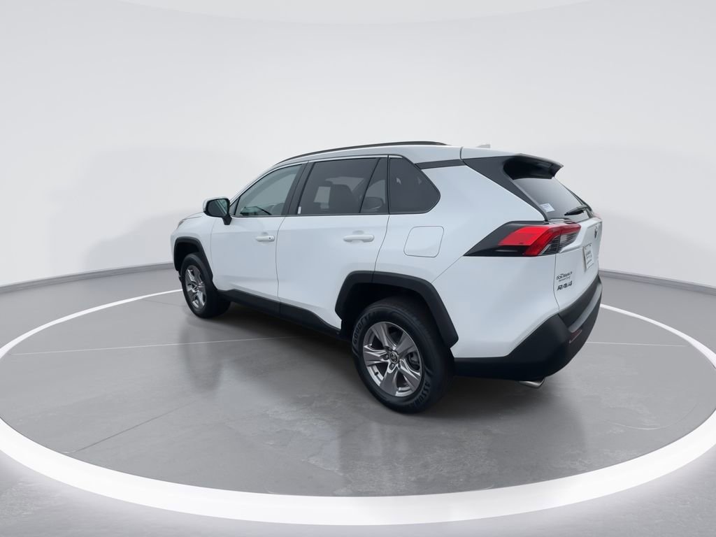 Used 2022 Toyota RAV4 XLE AWD/4WD image 6