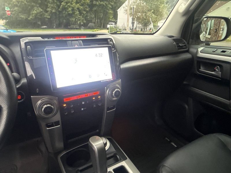 Used 2011 Toyota 4Runner Limited AWD/4WD image 24