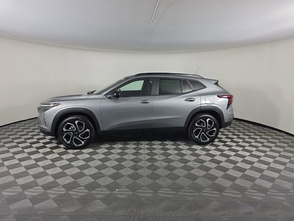 New 2026 Chevrolet Trax RS image 2