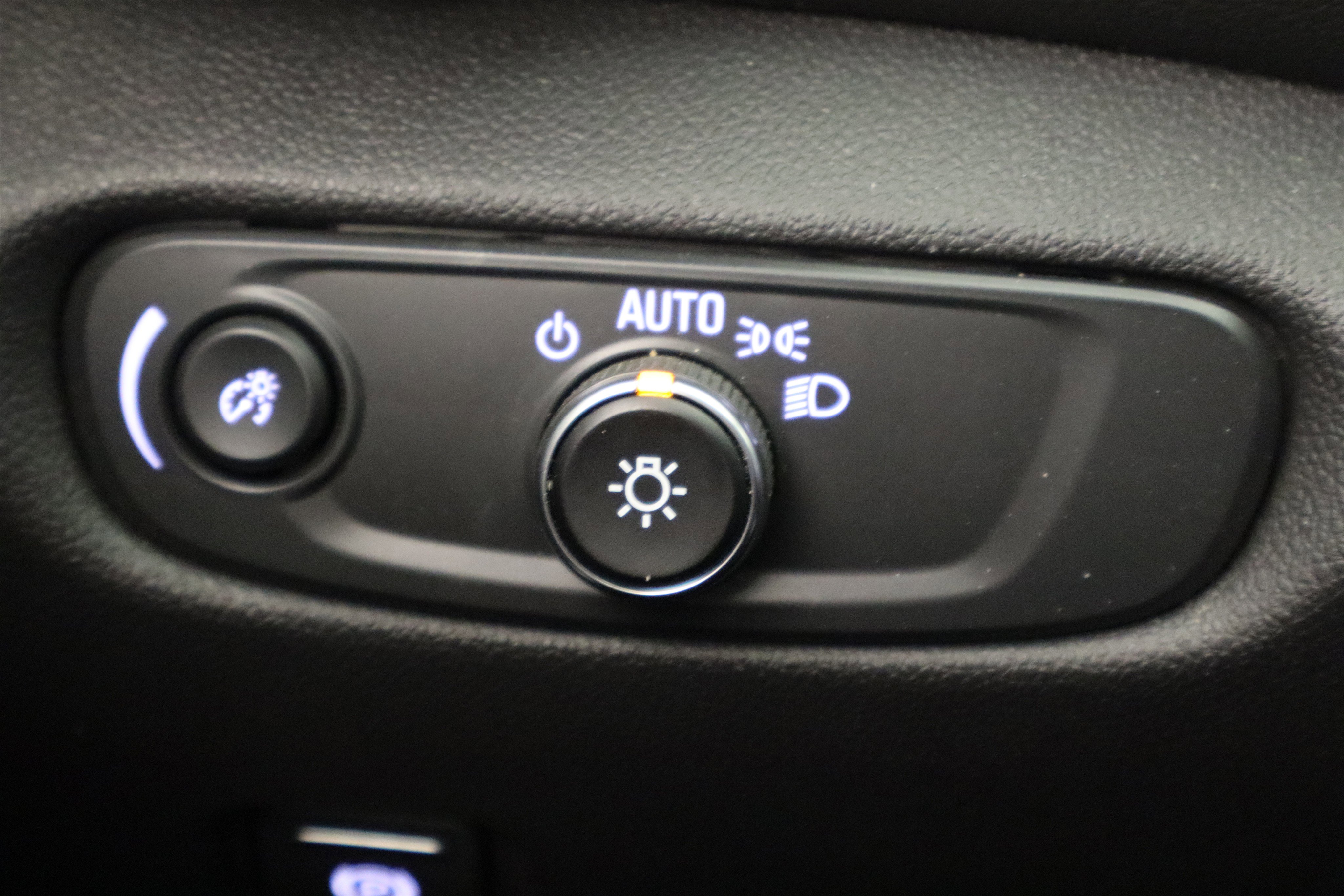 Used 2025 Chevrolet Blazer LT AWD/4WD image 32
