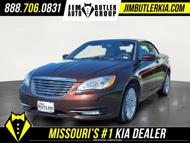 Used 2013 Chrysler 200 Touring FWD image 1