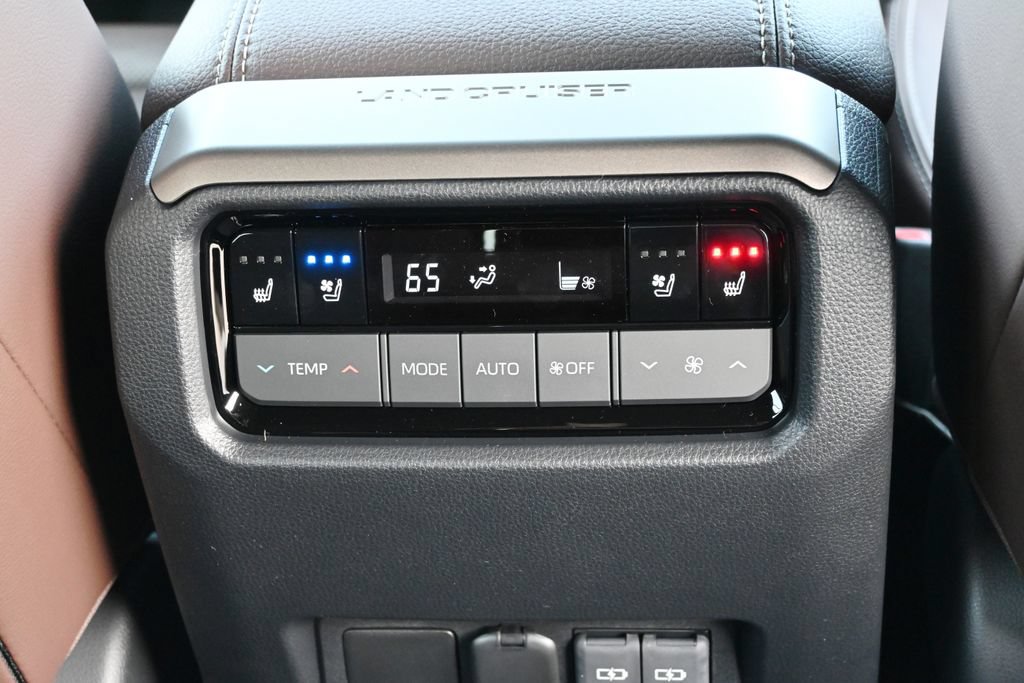New 2027 Toyota Land Cruiser w/ Premium Package AWD/4WD image 20