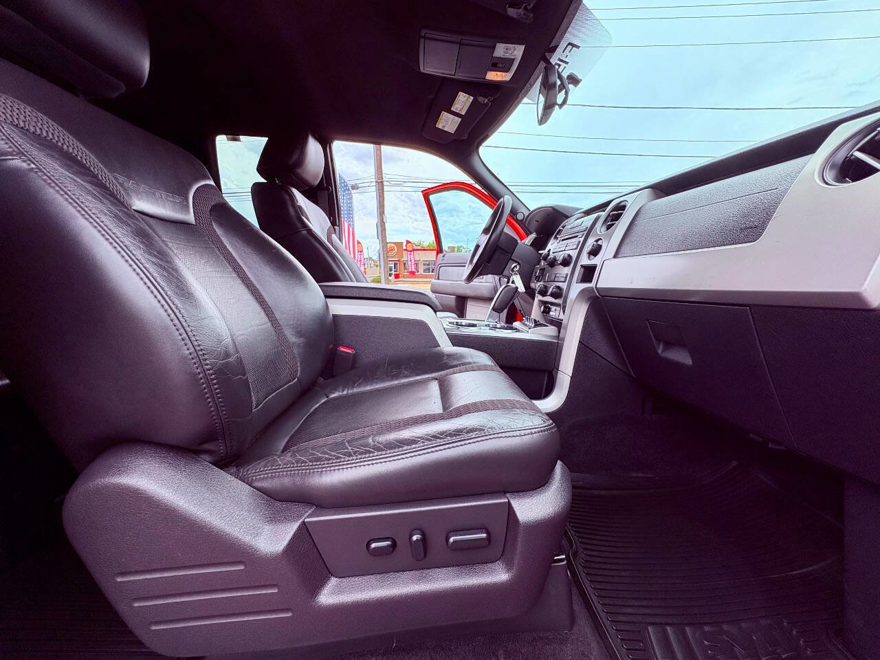 Used 2010 Ford F150 Raptor image 30