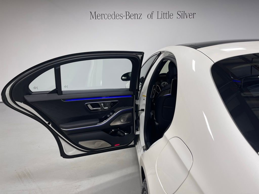 Used 2023 Mercedes-Benz S 580e 4MATIC Sedan w/ 3D Technology Package image 22