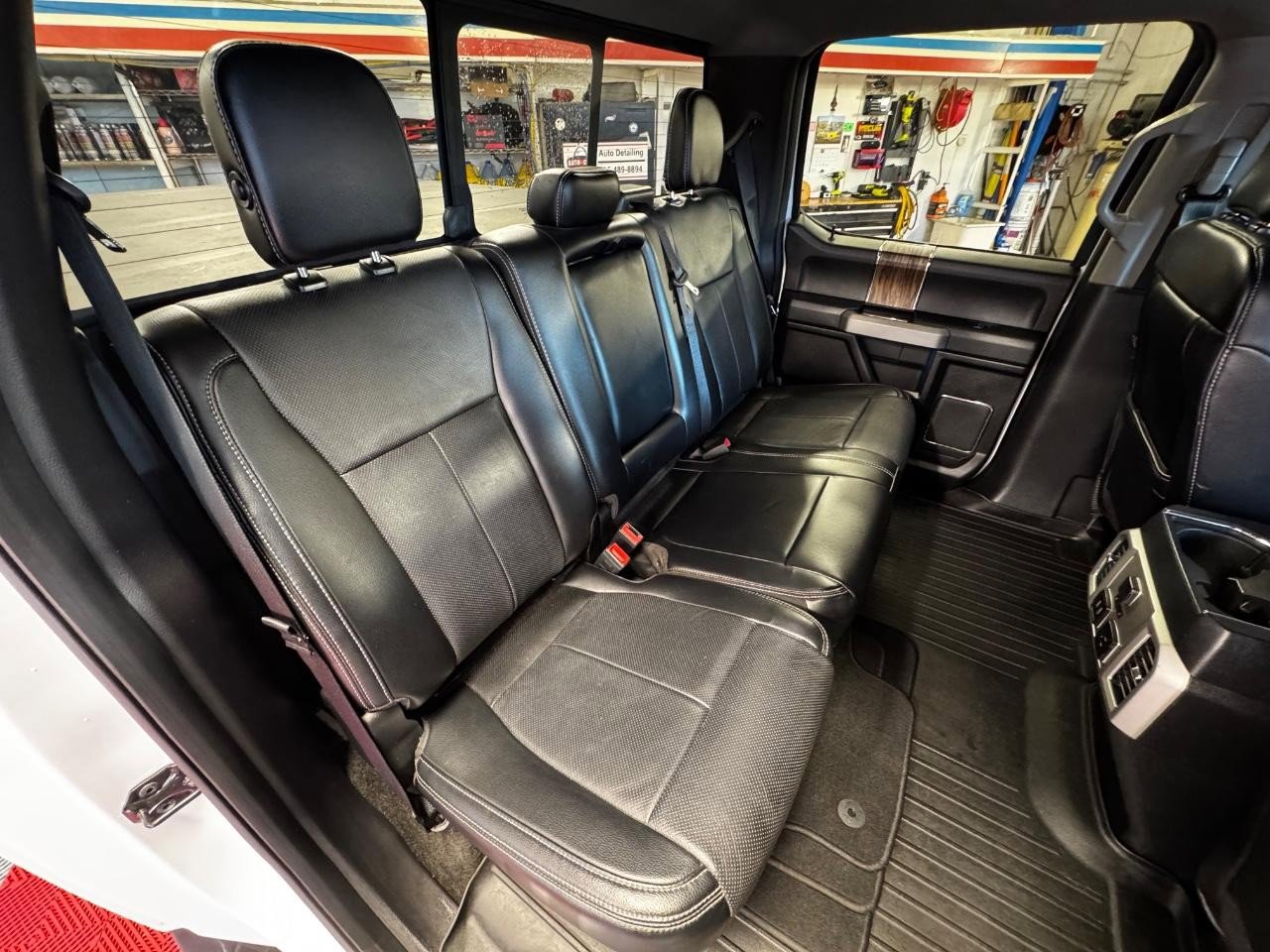 Used 2018 Ford F150 Lariat w/ Equipment Group 502A Luxury image 10