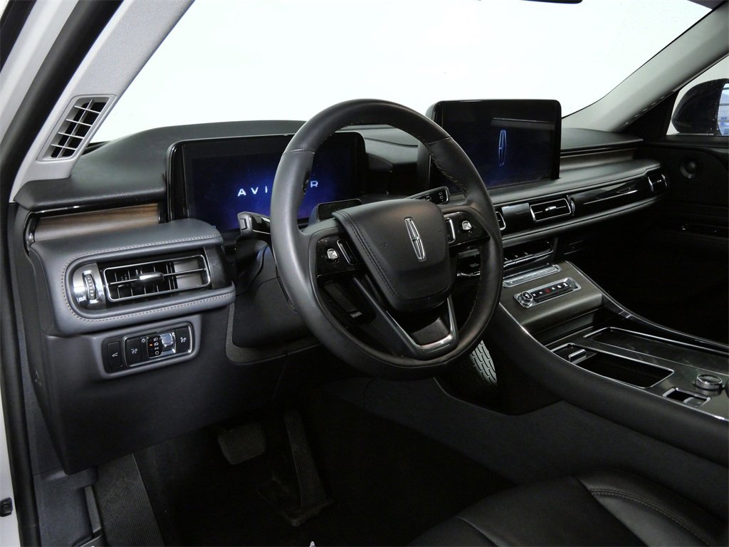 Certified 2025 Lincoln Aviator Reserve w/ Illumination Package image 16