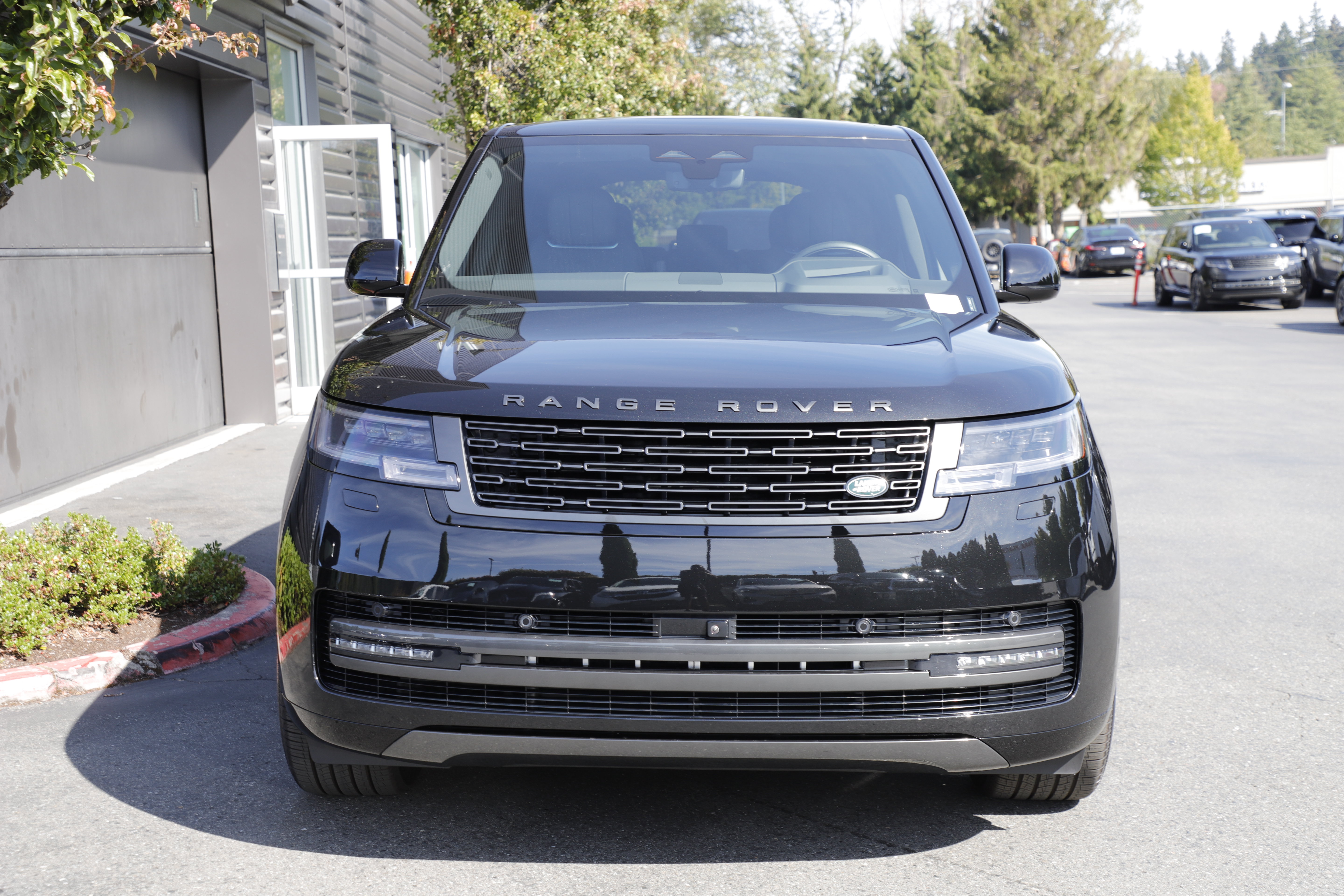 New 2026 Land Rover Range Rover SE AWD/4WD image 4