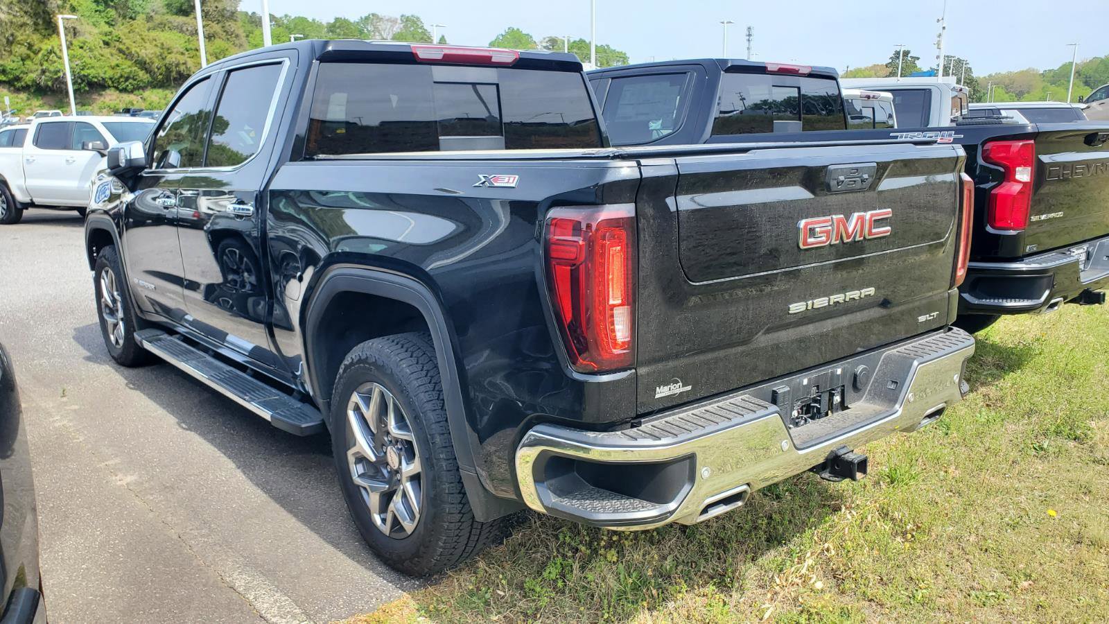 Used 2025 GMC Sierra 1500 SLT w/ SLT Premium Plus Package image 8