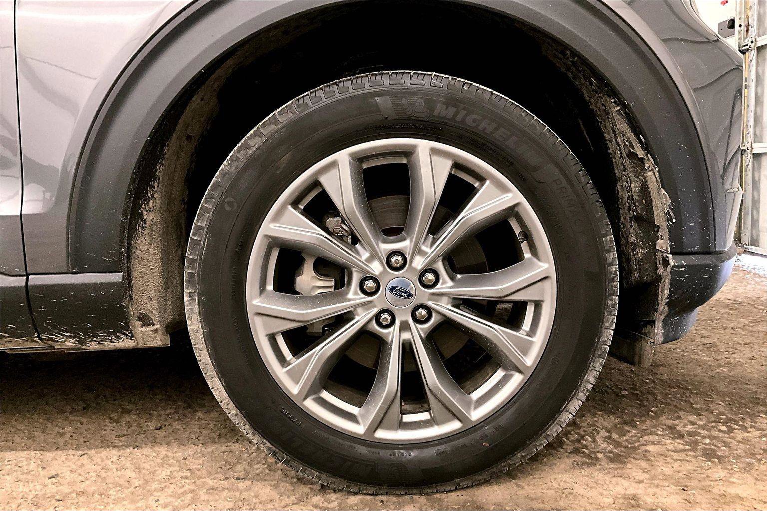 Used 2022 Ford Explorer XLT w/ Equipment Group 202A image 8