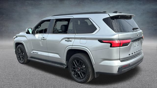 Used 2025 Toyota Sequoia SR5 w/ SR5 Premium Package AWD/4WD image 6