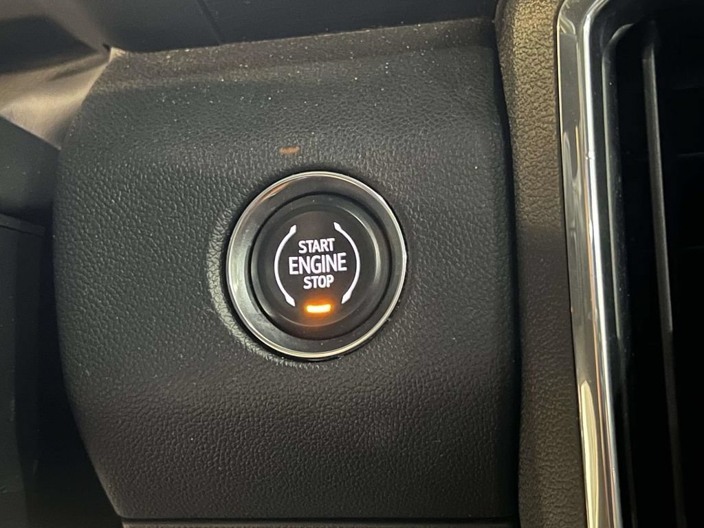 Used 2025 GMC Acadia Elevation FWD image 25