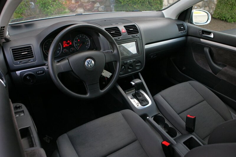 Used 2009 Volkswagen Rabbit S FWD image 10