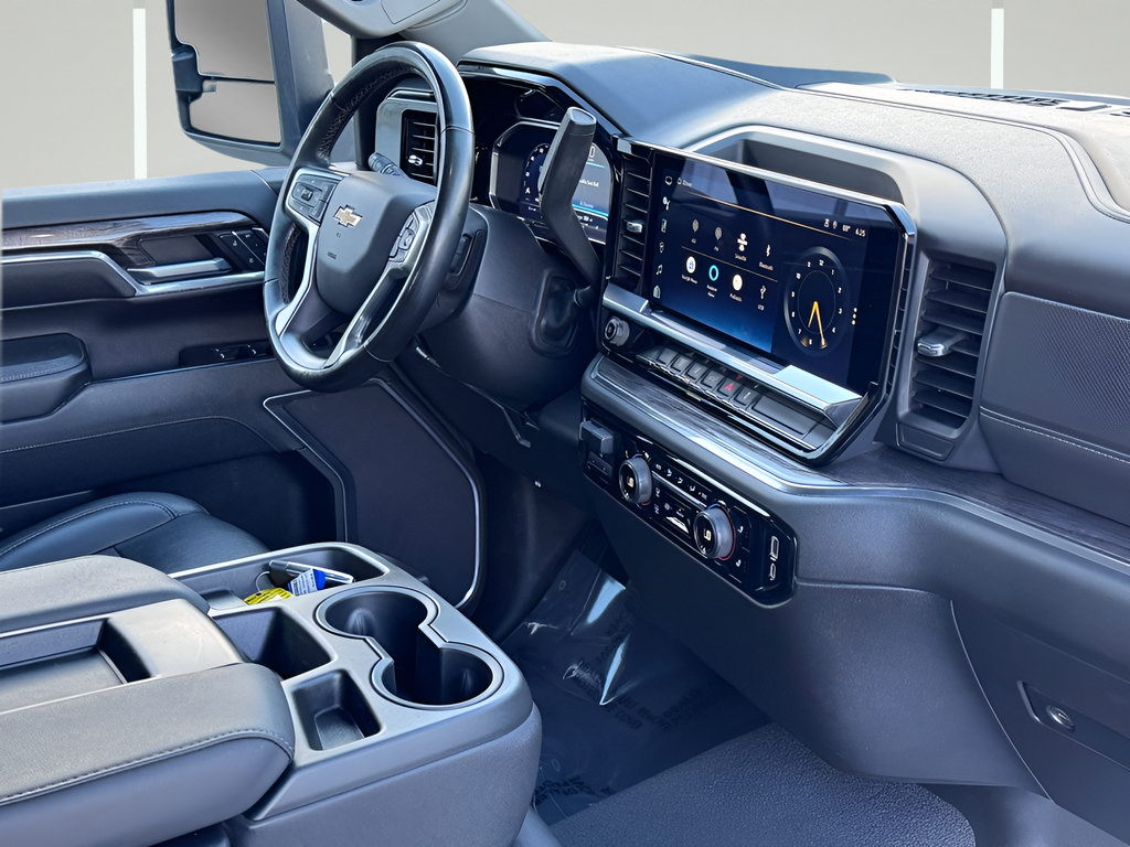 Used 2024 Chevrolet Silverado 2500 LTZ AWD/4WD image 6