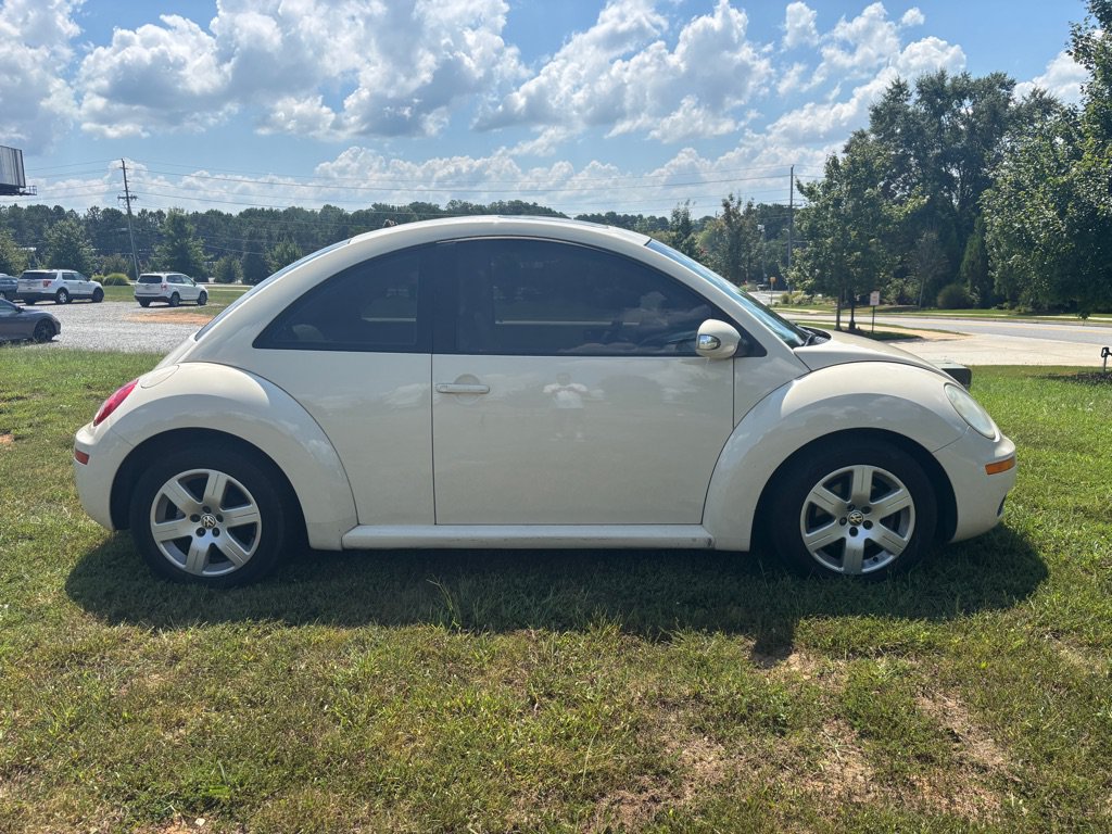 Used 2007 Volkswagen Beetle Coupe w/ Package 1 FWD image 5