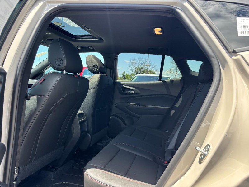New 2026 Chevrolet Trax RS w/ Sunroof Package FWD image 5