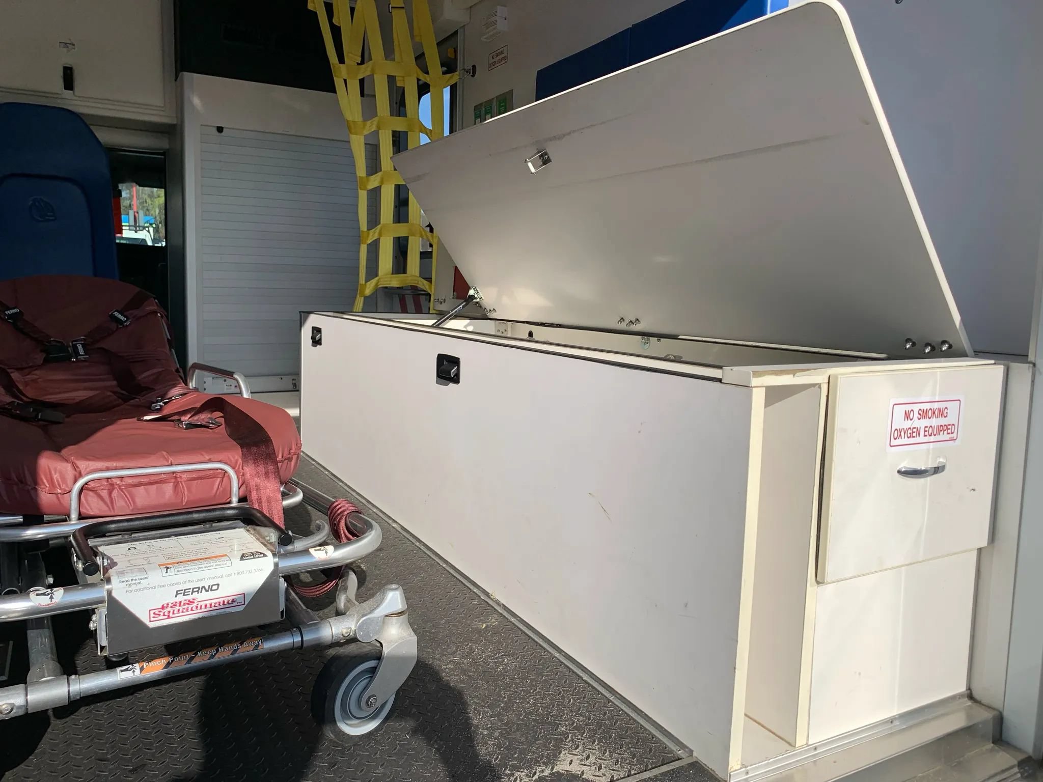 Used 2014 Chevrolet Express 4500 w/ Ambulance Package RWD image 52