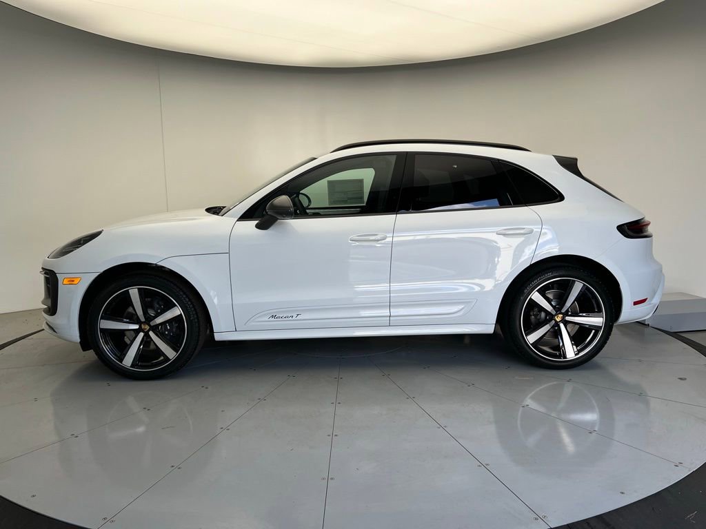 Certified 2025 Porsche Macan Turbo image 2