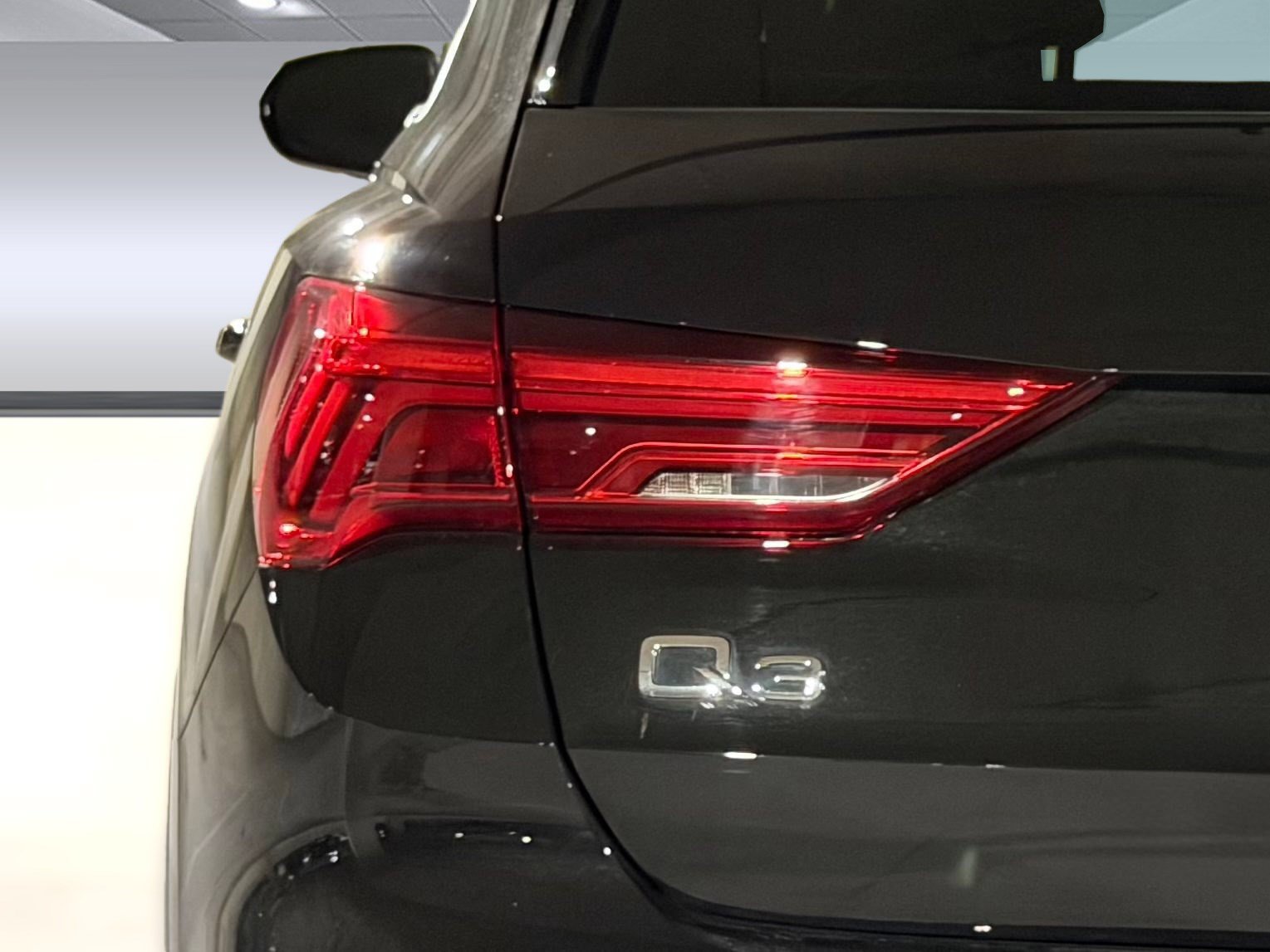 Certified 2025 Audi Q3 2.0T Premium w/ Convenience Package AWD/4WD image 13