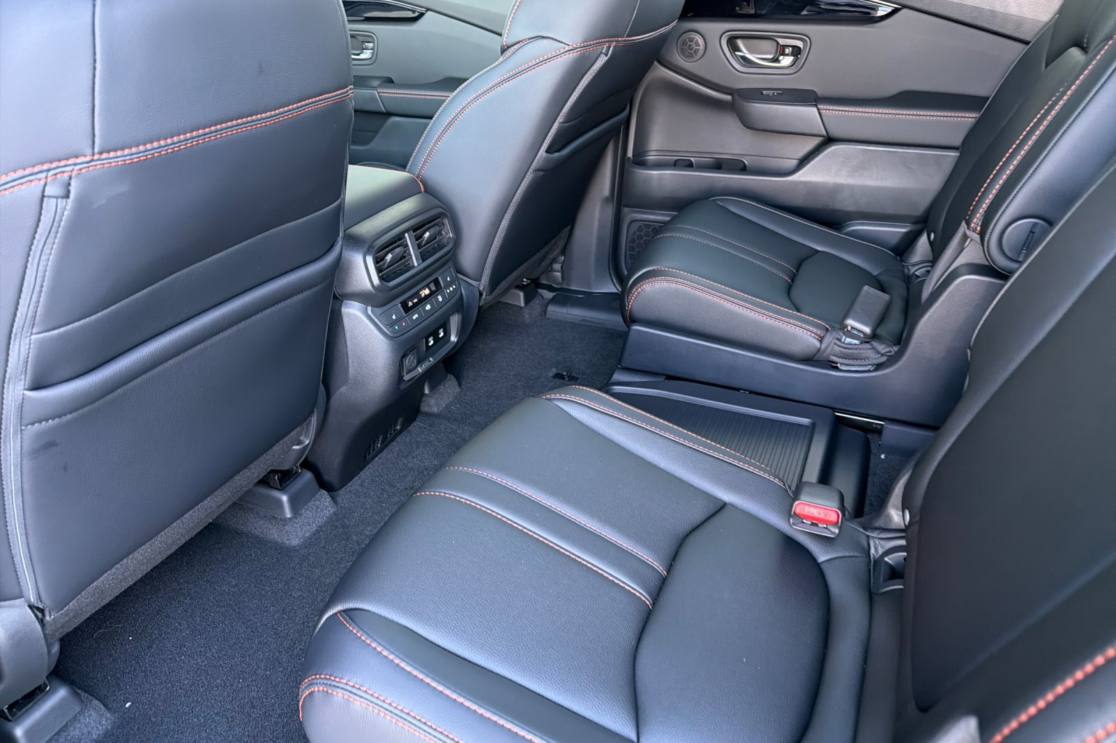 New 2026 Honda Pilot TrailSport image 11