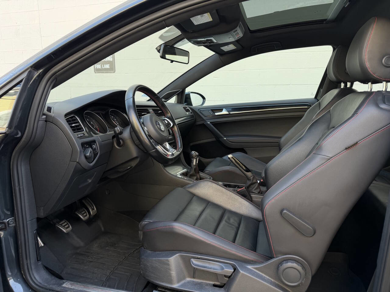 Used 2015 Volkswagen GTI SE w/ Lighting Package (SEL) FWD image 11