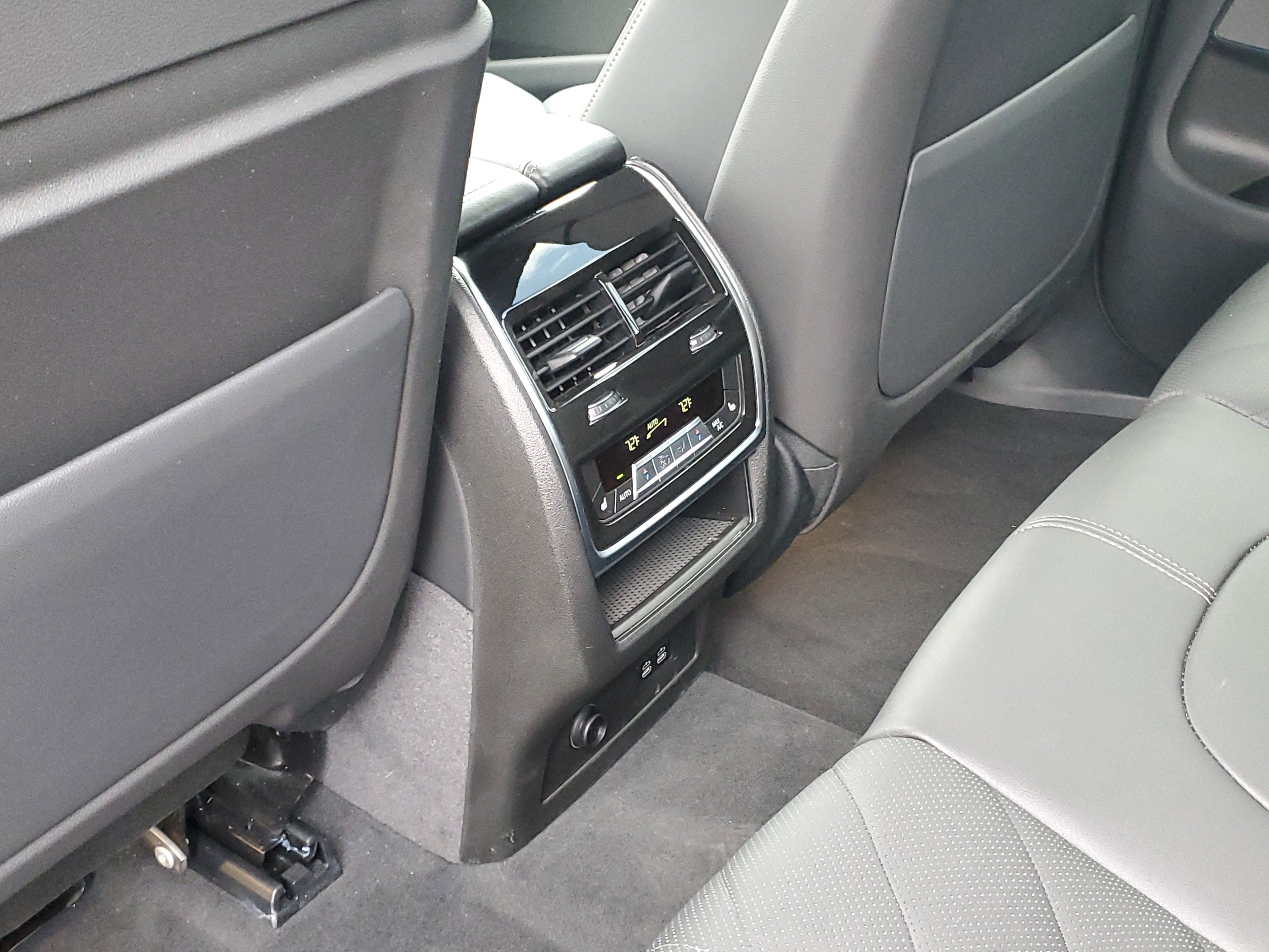 Certified 2025 BMW X5 xDrive40i w/ Climate Comfort Package image 25