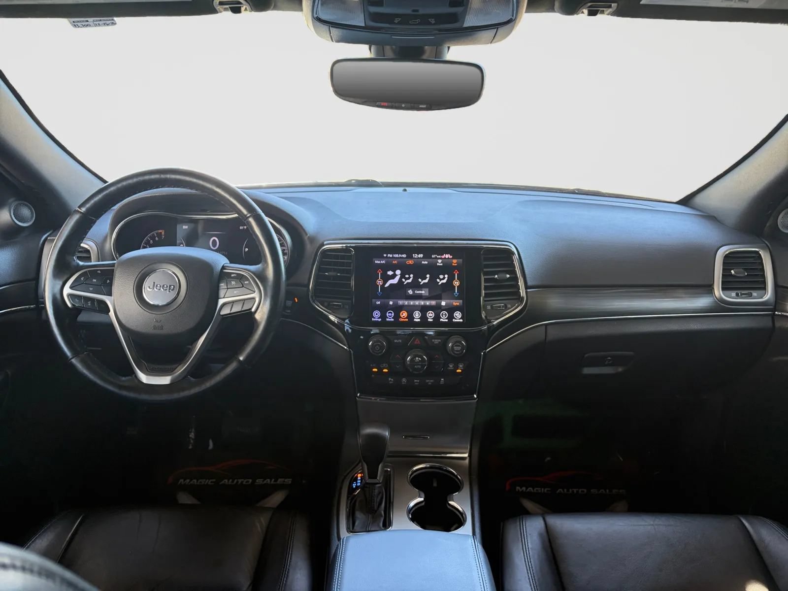 Used 2020 Jeep Grand Cherokee Limited AWD/4WD image 22