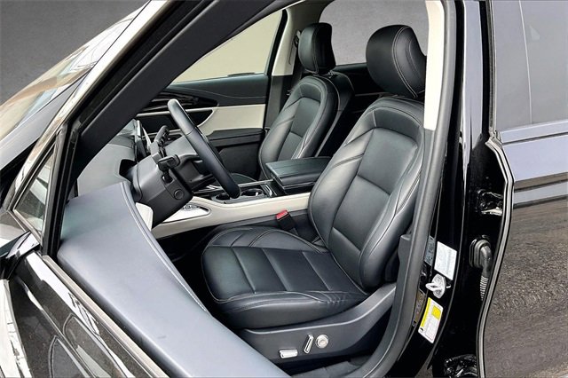 Used 2025 Lincoln Nautilus Premier image 24