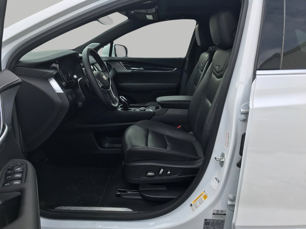 Certified 2025 Cadillac XT5 Premium Luxury image 9