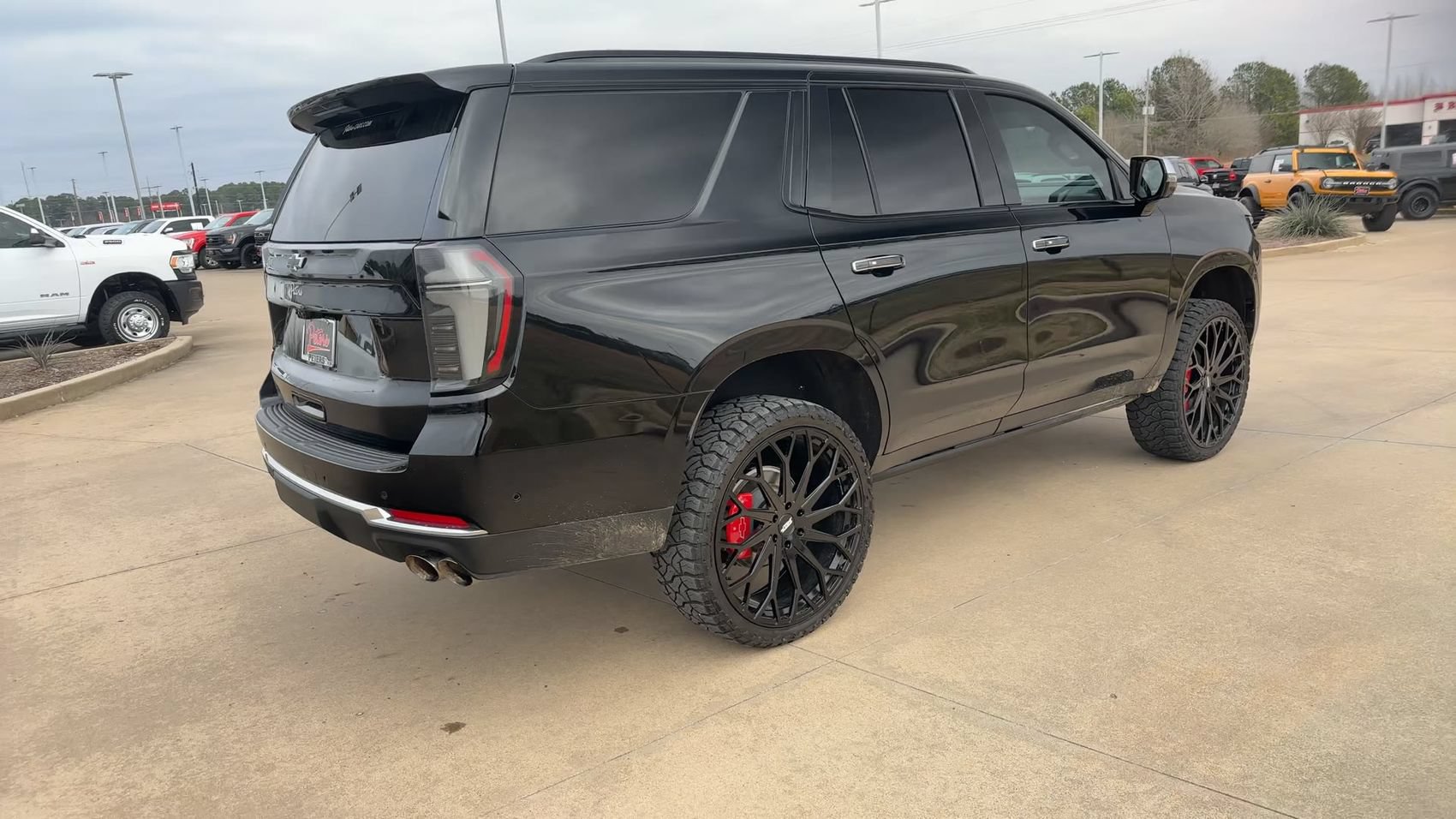 Used 2025 Chevrolet Tahoe Premier RWD image 9