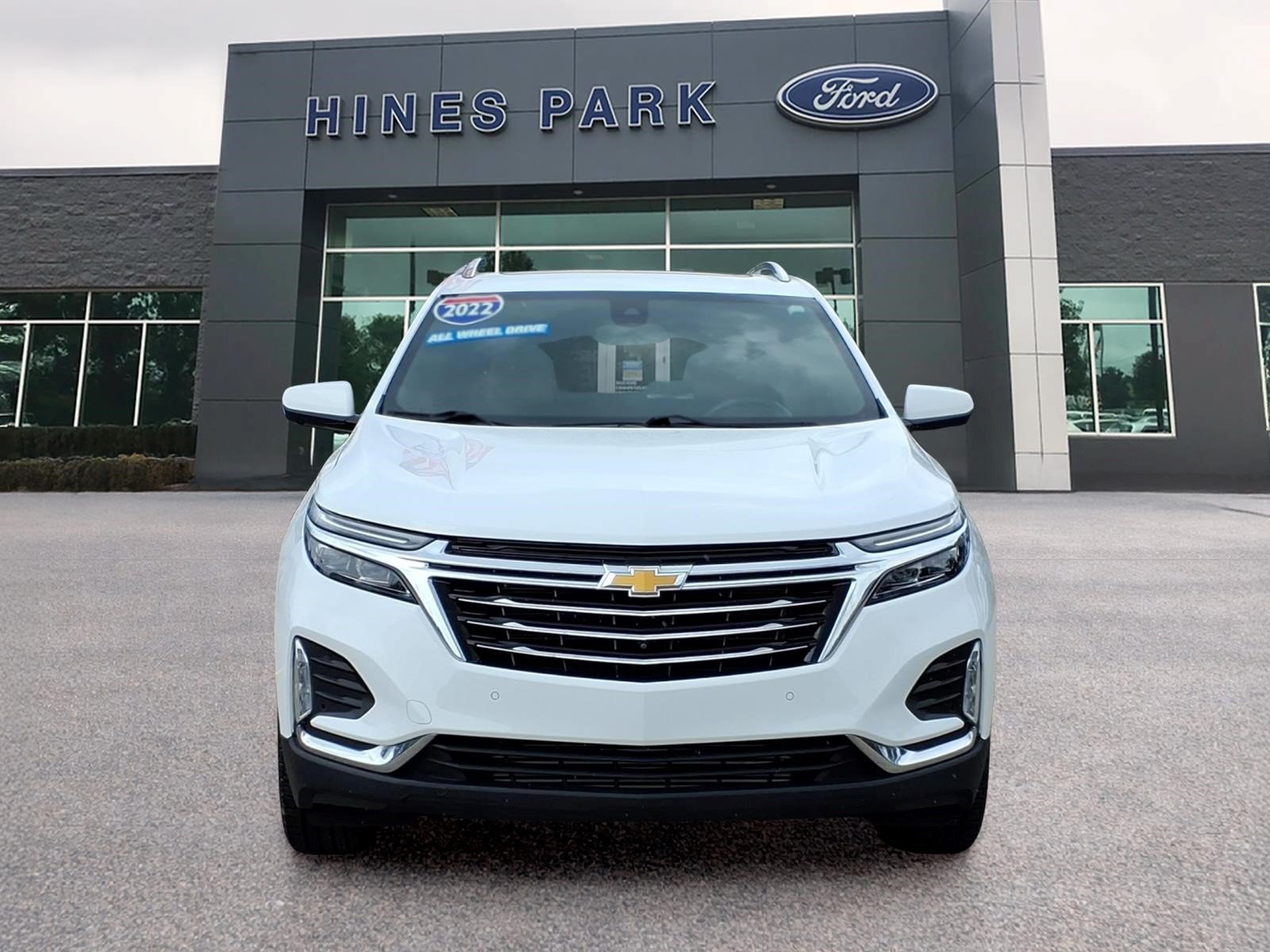 Used 2022 Chevrolet Equinox Premier AWD/4WD image 2