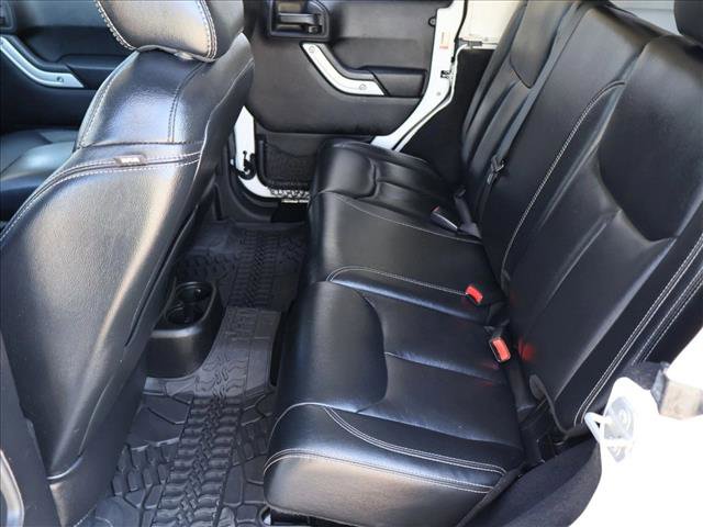 Used 2015 Jeep Wrangler Unlimited Sahara w/ Dual Top Group AWD/4WD image 20